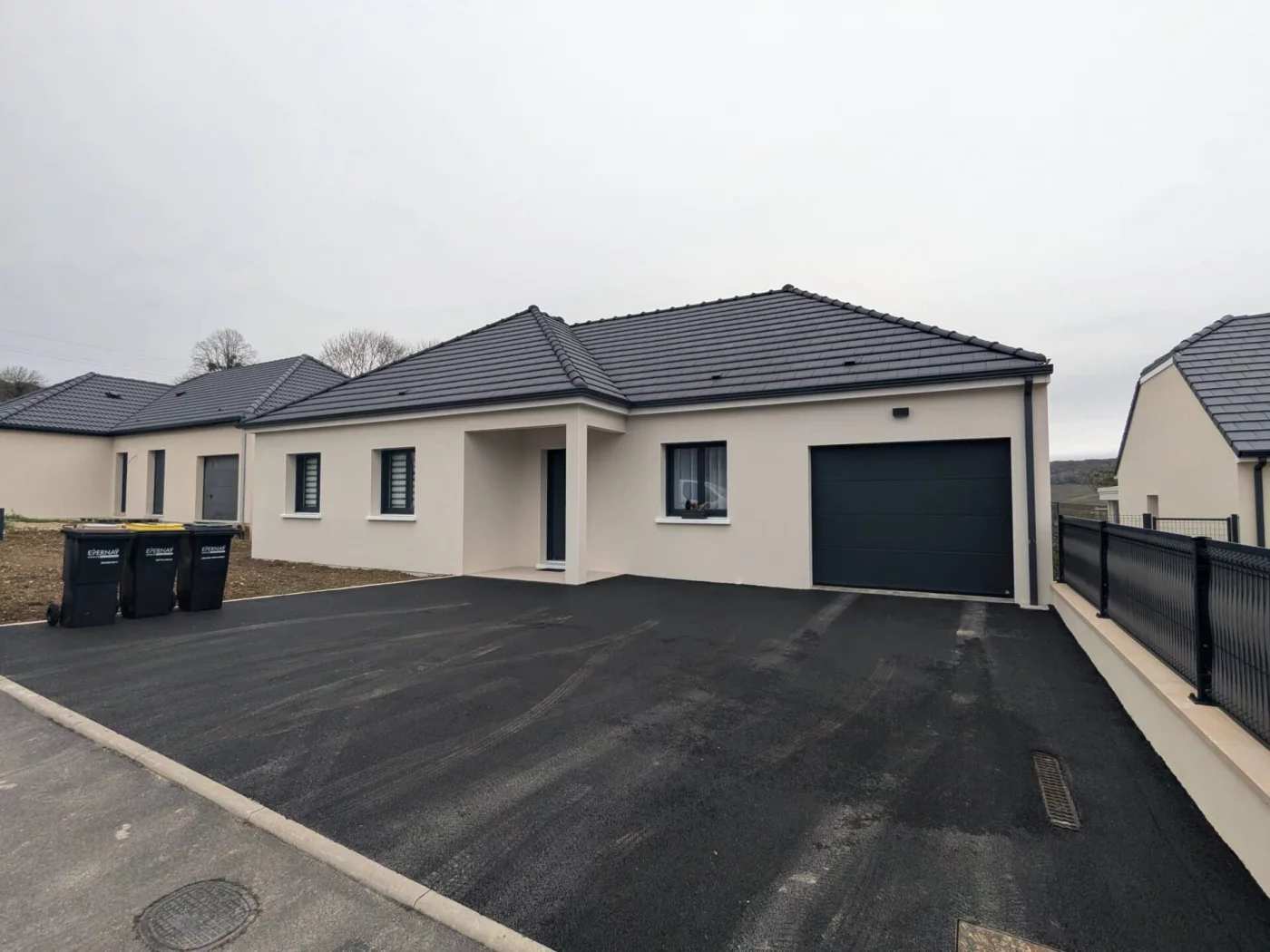 Maison de plain-pied, 3 chambres à Brugny-Vaudancourt