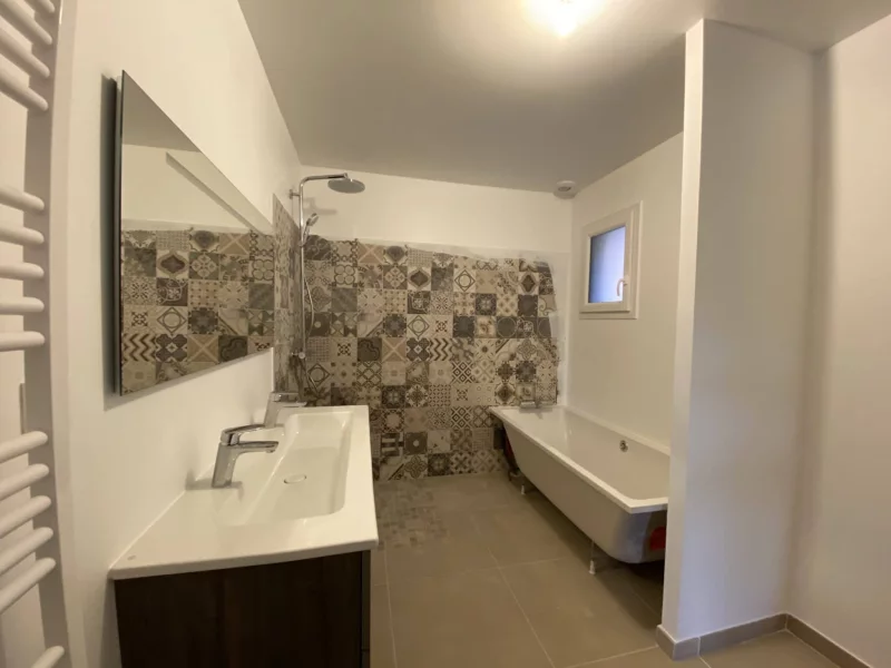 Maison de plain-pied de 122 m², 4 chambres, photo 5 sur 9