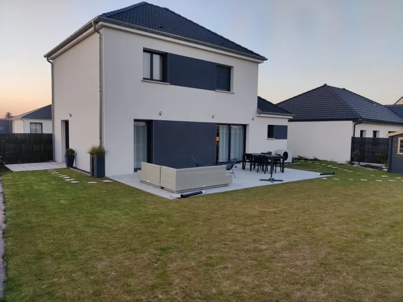 Maison individuelle de 101 m², 3 chambres, photo 1 sur 2