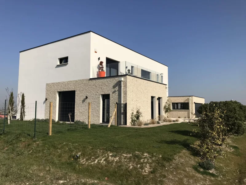 Maison individuelle de 357,59 m², 4 chambres, photo 2 sur 4