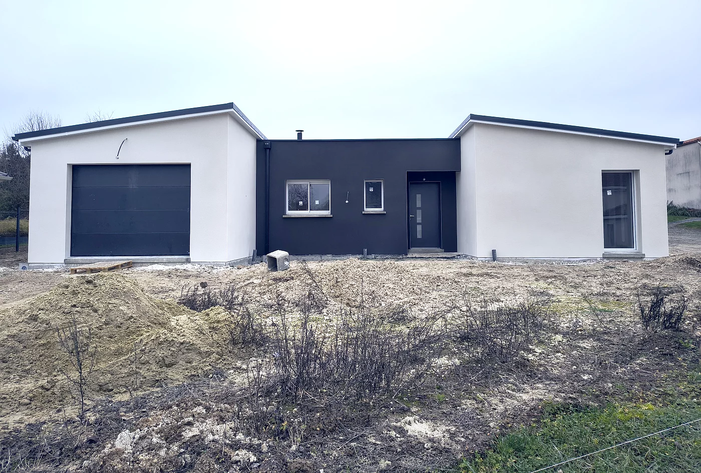 Maison de plain-pied de 122 m², 3 chambres à TAUXIERES-MUTRY, photo 1 sur 12